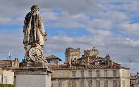 Auch-statue