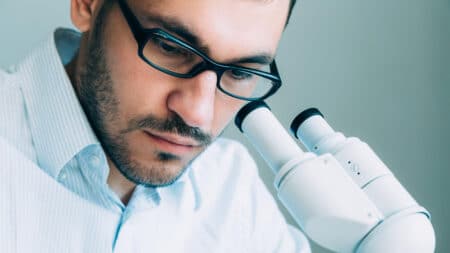 chercheur scientifique