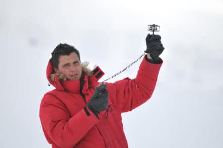 meteorologue contrôle la force du vent