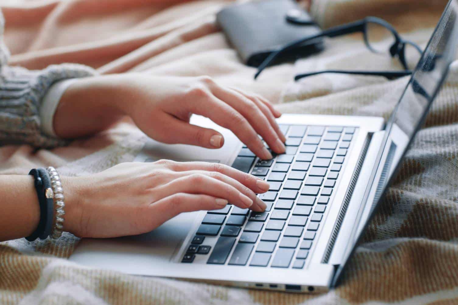 freelance statut légal juridique administratif formalités création entreprise travail travailleur indépendant société